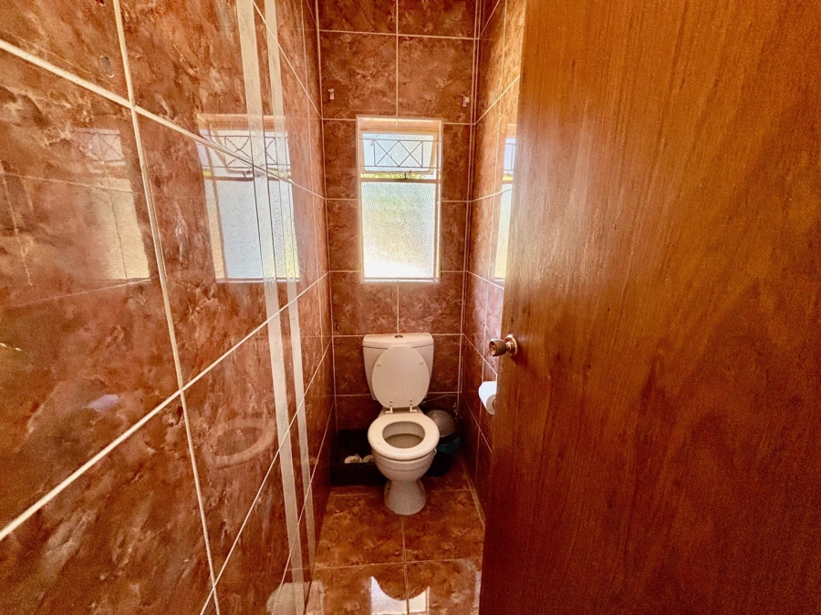 4 Bedroom Property for Sale in Flamwood North West